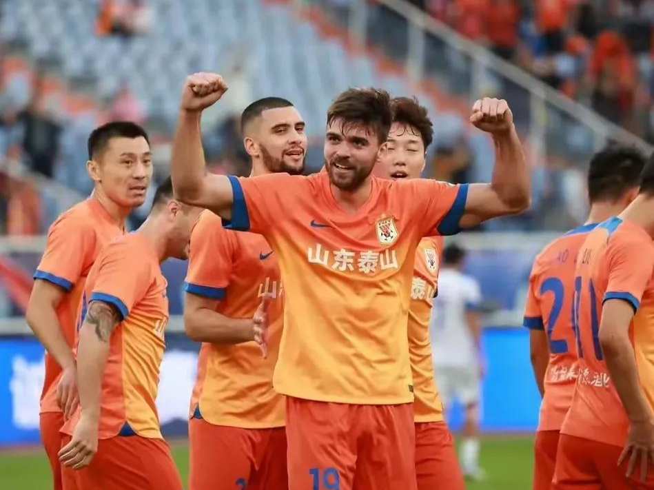 关于冲刺阶段突围战来临；山东泰山围绕德国杯扳平良机；管理层满意；年轻球员得到机会的信息