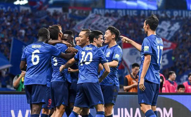 赛前亚冠焦点战，上海申花豪取连胜，赛场秩序良好，轮换策略成焦点的简单介绍