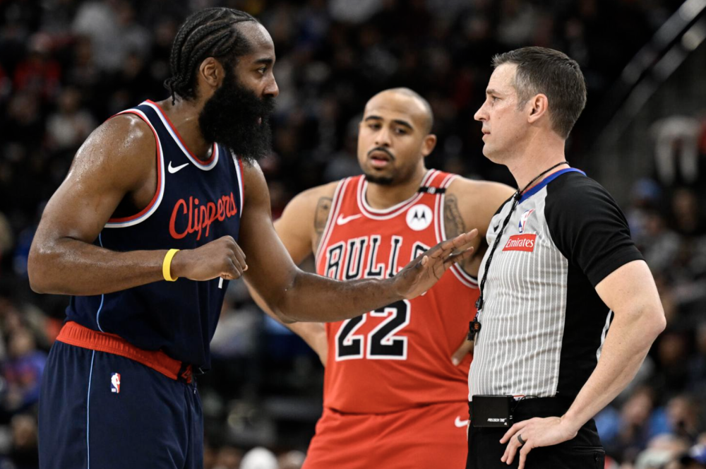 包含转会期新奥尔良鹈鹕强势反弹——全明星赛节点到来；赛场秩序良好；团队化学反应显著的词条