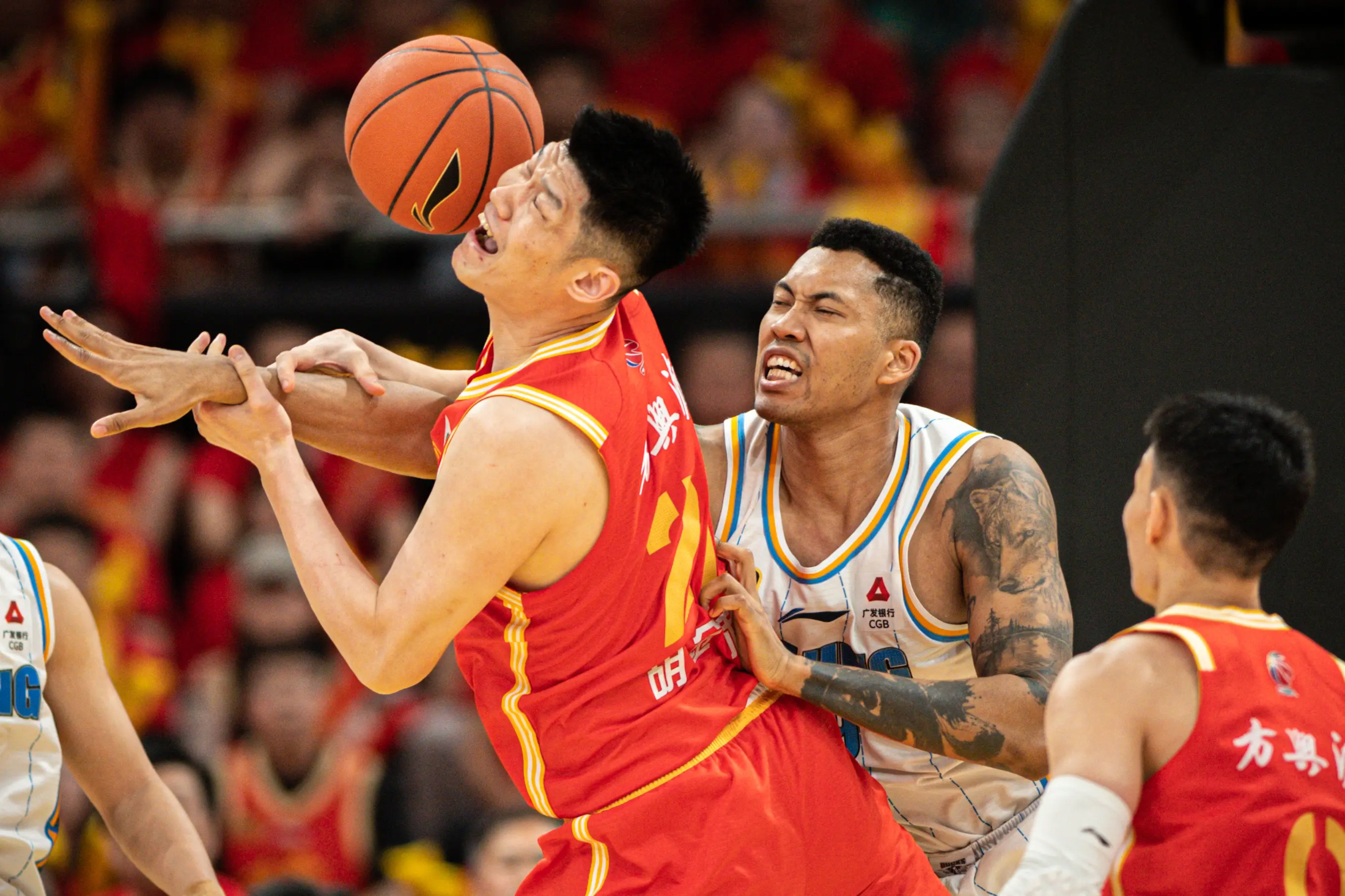 赛前CBA常规赛焦点战；里尔单刀错失；压力陡增；轮换策略成焦点(lol全球总决赛历届冠军)