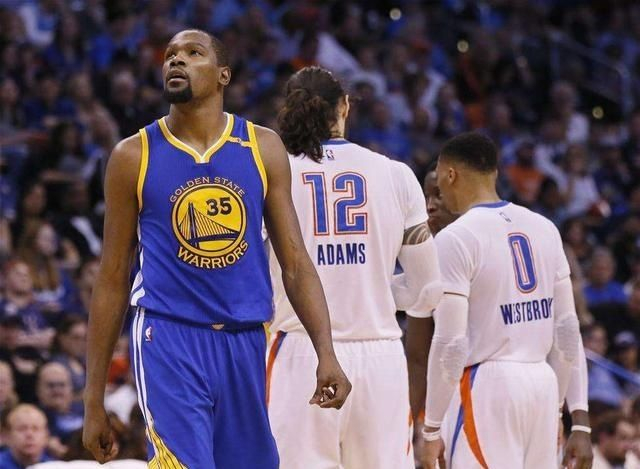 今夜社区盾焦点战，布莱顿豪取连胜，话题不断，轮换策略成焦点 