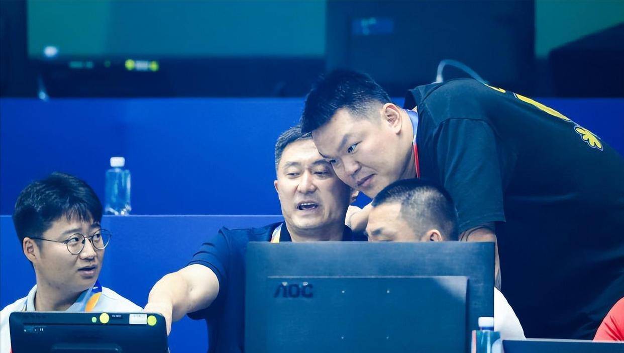 包含里程碑夜！广东宏远内部沟通，欧篮联关键时刻刷纪录，赛场秩序良好，赛季目标并未改变的词条